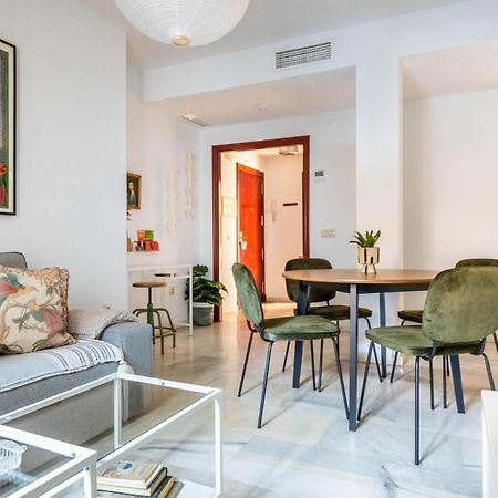 Piso Con Patio Privado Y Parking Nervion Sevilla ภายนอก รูปภาพ